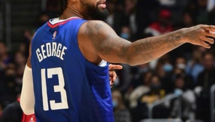 天博体育-乔治轮休快艇主场溃败 德比前他们已遭湖人压制