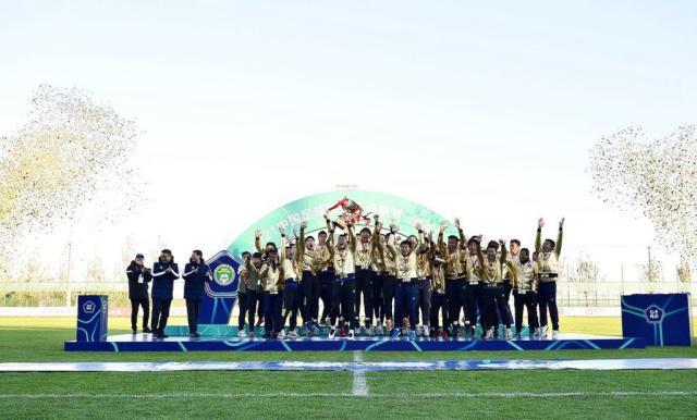 图片1 2021中国足球协会乙级联赛冠军青岛海牛 微博@C2L中乙联赛 图片1_副本.jpg